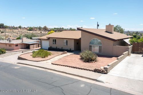 411 San Medina Ave, Farmington, NM, 87401-9336 | Card Image