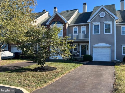 727 Martingale Rd, SCHWENKSVILLE, PA, 19473-2811 | Card Image