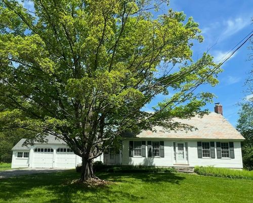 934 East-West Rd, East Dummerston, VT, 05346-9656 | Card Image