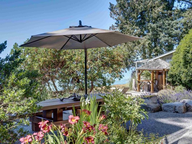 4865 Sunshine Coast Highway, House other with 3 bedrooms, 3 bathrooms and 6 parking in Sechelt BC | Image 5