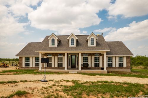 1141 S County Road 337, Charlotte, TX, 78011-2201 | Card Image