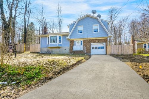 16 Woodland Trl, Sparta, NJ, 07871-2619 | Card Image