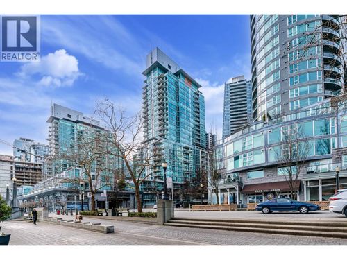 574 Nicola St, Vancouver, BC, V6G3J7 | Card Image