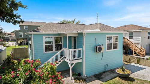 2023 Hollywood Ave, Galveston, TX, 77551-1440 | Card Image