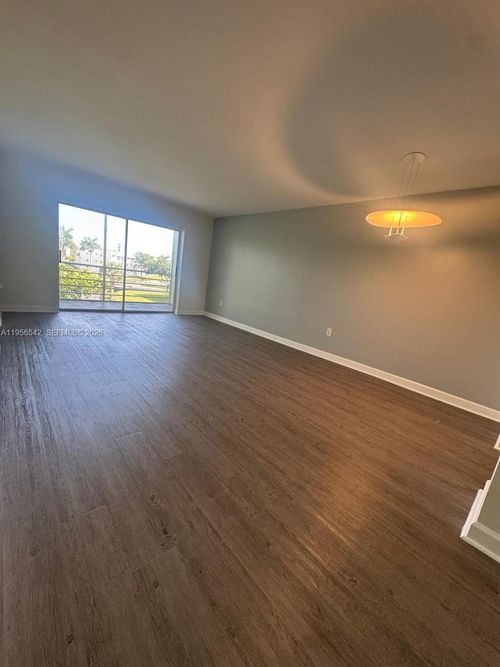 apt-303-8600 Sunrise Lakes Blvd, Sunrise, FL, 33322-1660 | Card Image