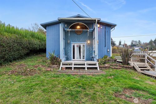 817 Wyoming St, Raymond, WA, 98577-9641 | Card Image