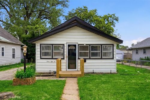 1252 E 23rd St, Des Moines, IA, 50317-6450 | Card Image