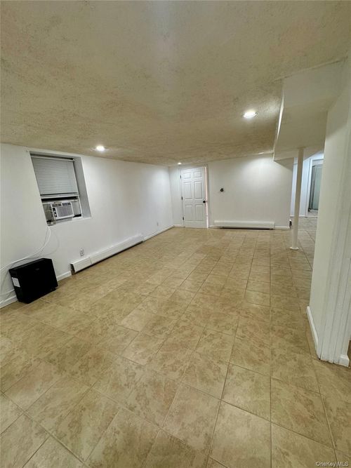 15 New York Ave, Islip, NY, 11706 | Card Image