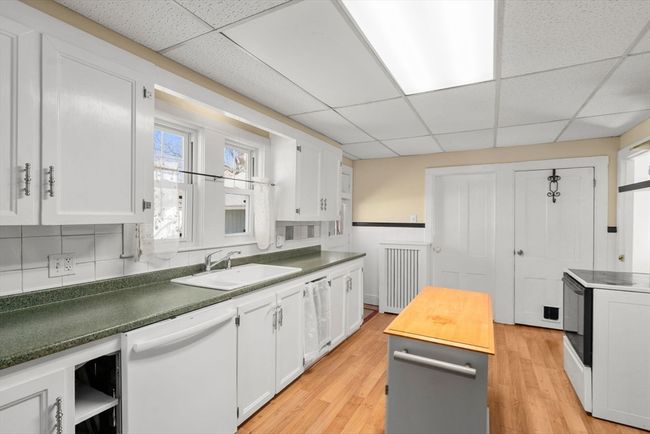 52 Pleasant St, House other with 3 bedrooms, 2 bathrooms and 2 parking in Franklin MA | Image 9