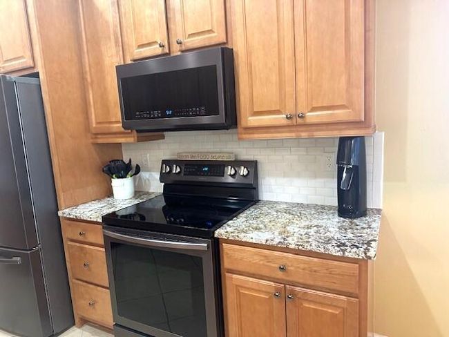 7326 Bob O Link Way, House other with 2 bedrooms, 2 bathrooms and null parking in Port St Lucie FL | Image 7