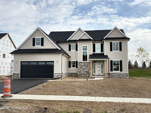 140 Barton Creek Dr, Perrysburg, OH, 43551-6812 | Card Image