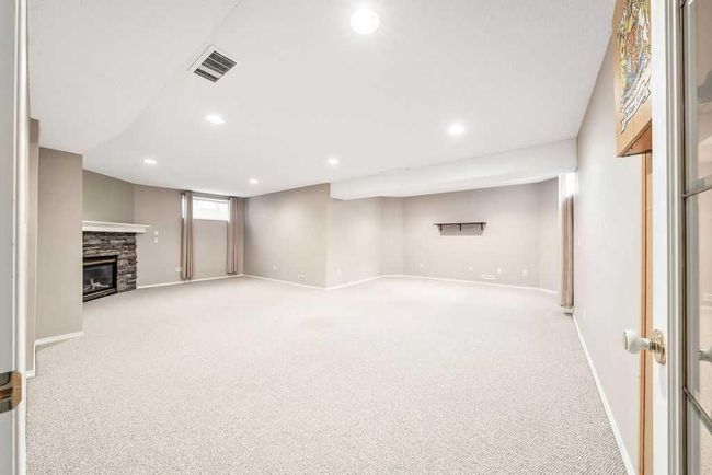 20 Mt Cascade Close Se, Home with 5 bedrooms, 3 bathrooms and 4 parking in Calgary AB | Image 40