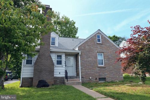 172 Harrison St, Emmaus, PA, 18049-2655 | Card Image