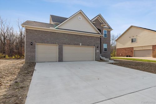 26998 Celtic Dr, Flat Rock, MI, 48134-2129 | Card Image