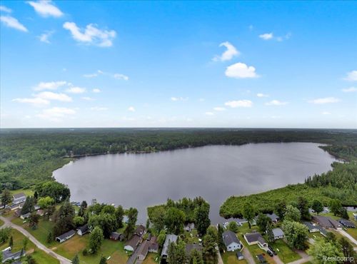 2898 E Lake Dr, Lupton, MI, 48635-8709 | Card Image