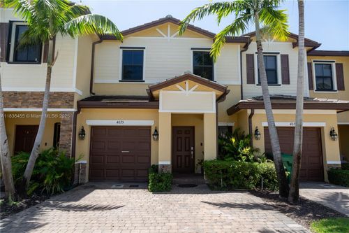 4675 Santa Cruz Way, Davie, FL, 33314-4484 | Card Image
