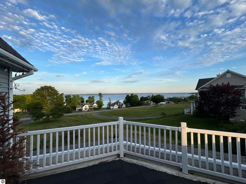 9423 Rolling Ridge Dr, Traverse City, MI, 49686-9296 | Card Image