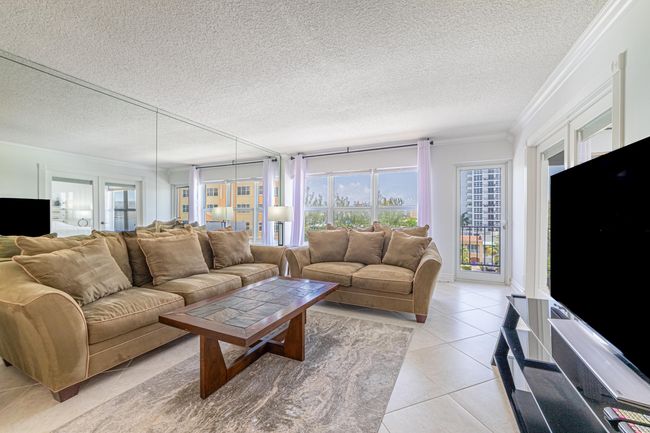 APT-507 - 405 N Ocean Blvd, Condo with 2 bedrooms, 2 bathrooms and null parking in Pompano Beach FL | Image 8