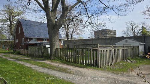 5365 Portage Rd, Niagara Falls, ON, L2E6B8 | Card Image