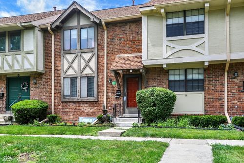 8121 Bromley Pl, Indianapolis, IN, 46219-2851 | Card Image