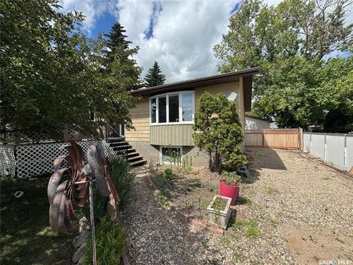 412 Mountain St, Strasbourg, SK, S0G4V0 | Card Image