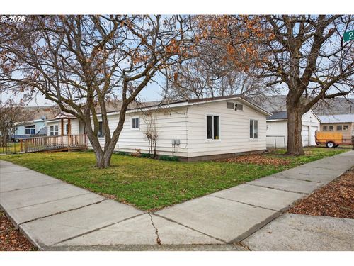 381 2nd St, BakerCity, OR, 97814 | Card Image