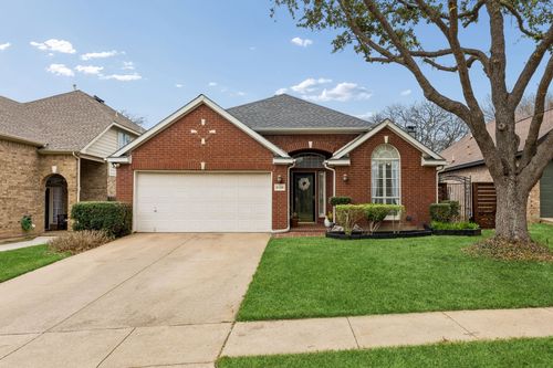 2136 Pritchard Dr, Grapevine, TX, 76051-8029 | Card Image