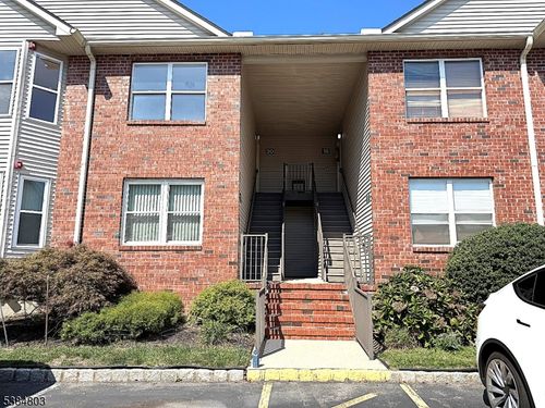 20-20 Ruby Ln, East Hanover, NJ, 07936-3435 | Card Image