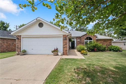 1300 N 37th St, Rogers, AR, 72756-4820 | Card Image