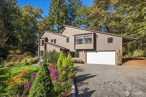 6419 225th Ave Ne, Redmond, WA, 98053-8127 | Card Image