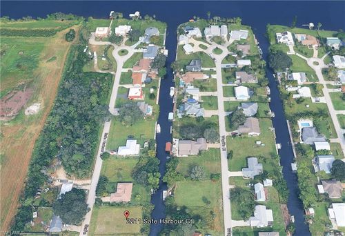 2211 Safe Harbour Ct, ALVA, FL, 33920-3837 | Card Image