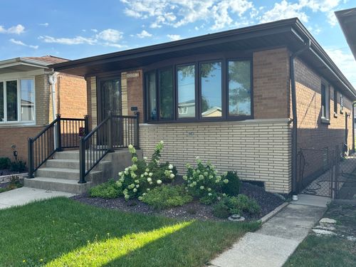 6047 S Normandy Avenue, Chicago, IL, 60638 | Card Image
