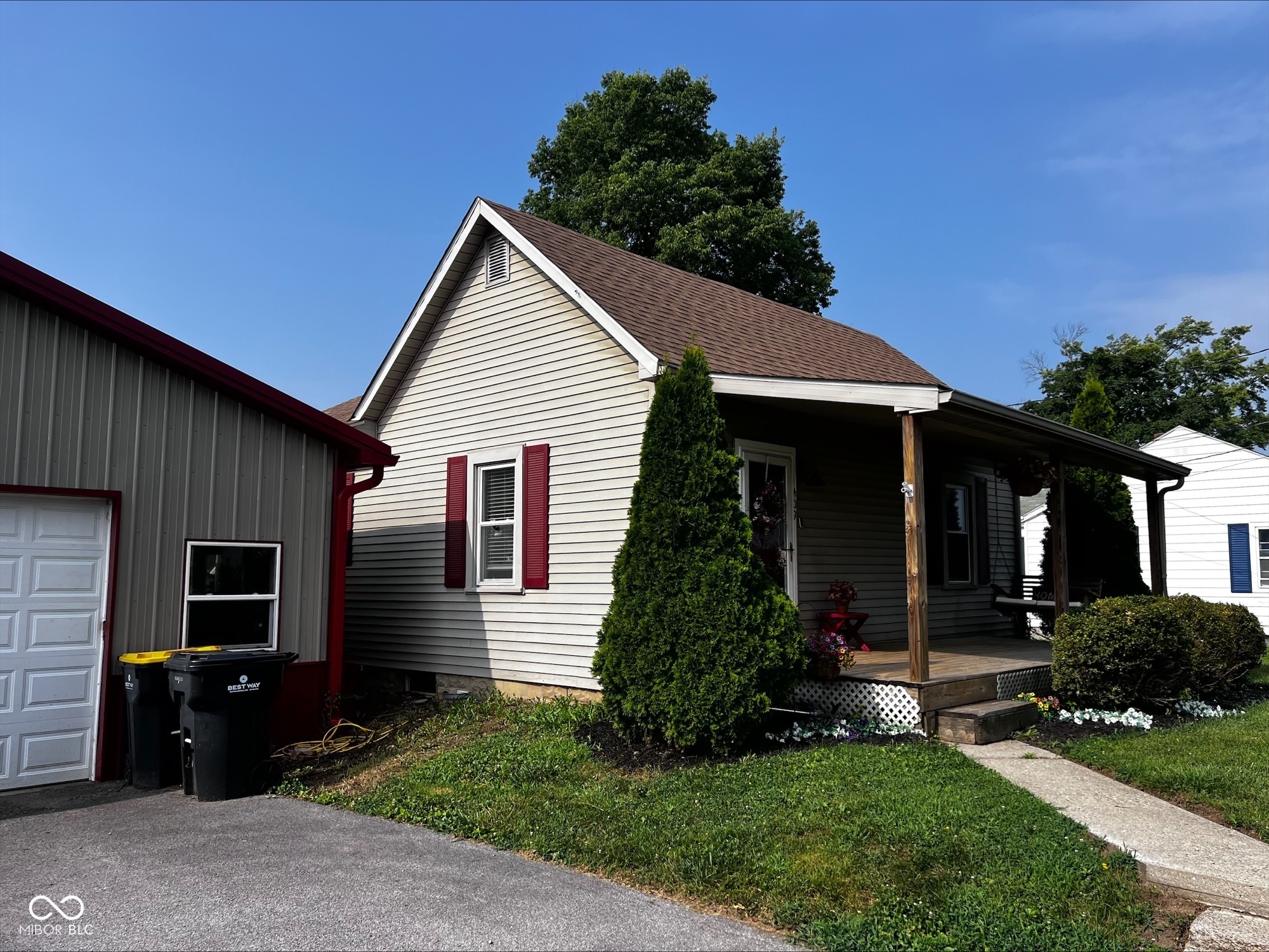 Residential in Lapel 4