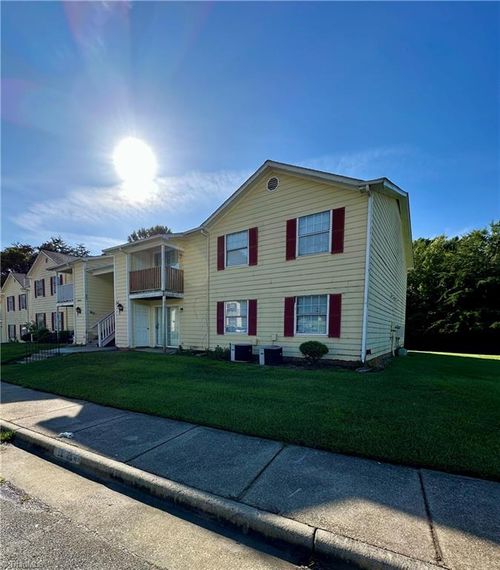 511 Mystic Dr, Greensboro, NC, 27406-5259 | Card Image