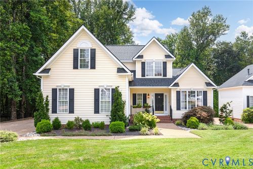 8462 Summer Walk Pkwy, Mechanicsville, VA, 23116-1842 | Card Image