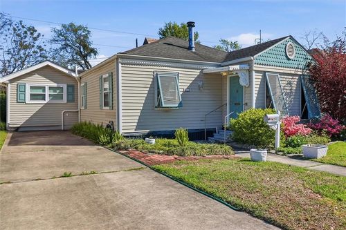 42 Davis Blvd, Jefferson, LA, 70121-2206 | Card Image