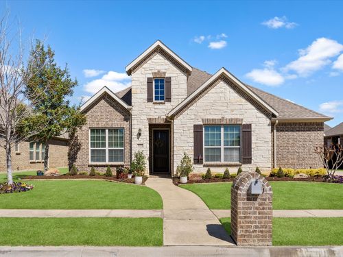 8025 Shadow Wood Dr, North Richland Hills, TX, 76182-8798 | Card Image