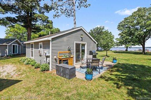80 Locust Ln, Cadillac, MI, 49601-9803 | Card Image