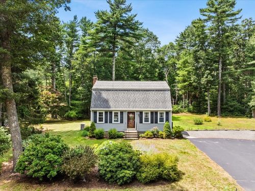 13 Thatcher St, Carver, MA, 02330-1119 | Card Image