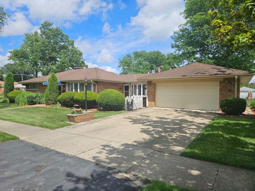 9515 Lincoln Ave, Brookfield, IL, 60513-1110 | Card Image