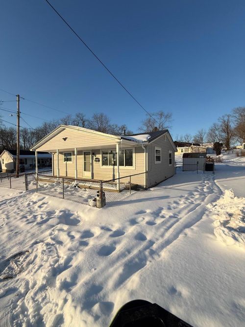 352 S Mcarthur Way, Greenfield, OH, 45123-1622 | Card Image