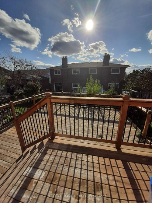 39 Hockley Path, Brampton, ON, L6V3R2 | Card Image