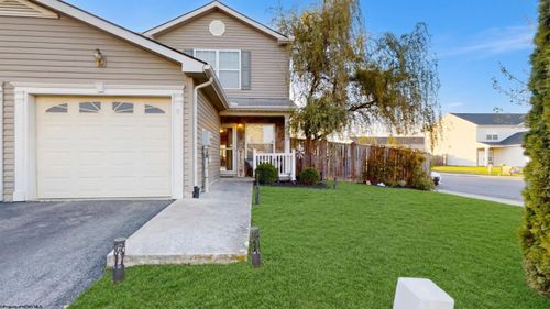 6 Sophie Ln, BUNKER HILL, WV, 25413-4600 | Card Image