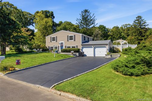 44 Ivy League Ln, Stony Brook, NY, 11790-2723 | Card Image