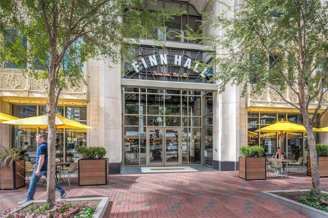 Finn Hall is located 2 blocks from Commerce Towers. One of several Chef-Driven Food Halls in Downtown featuring numerous great restaurants under one roof. Quick, easy & with options everyone can choose what they want to eat! | Image 32