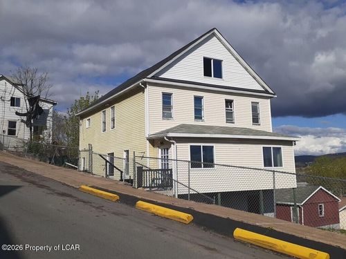 1213 Acker Ave, Scranton, PA, 18504-3119 | Card Image