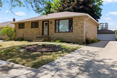 All brick ranch, new roof 2019 | Image 1