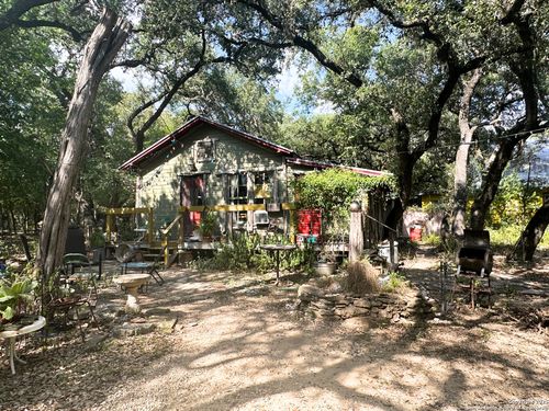 18207 Bluebonnet Dr, Helotes, TX, 78023-3135 | Card Image