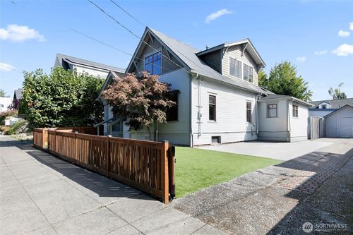 6532 20th Ave Nw, Seattle, WA, 98117-5704 | Card Image
