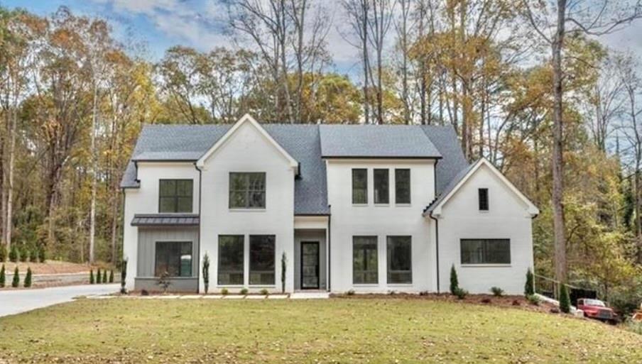 Thomas Dr, Hoschton, GA 30548